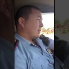 Сотрудник полиции наказан за нарушение правил дорожного движения в Шымкенте Сотрудник полиции наказан за нарушение правил дорожного движения в Шымкенте