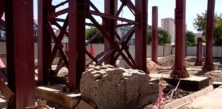 Надземный переход на Жана Шахаре в Шымкенте обещают сдать в этом году