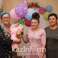 Женщину, родившую ребенка в поезде на железнодорожной станции Алматы-1, выписали из роддома