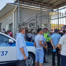 Рынок автозапчастей оцепили в Шымкенте