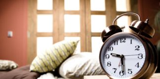 Почему, если откладывать будильник на 5 минут, проснуться затем в разы труднее?