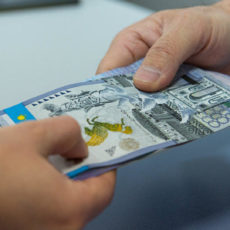 Водителя, дававшего взятку за нарушение, задержали полицейские Туркестанской области