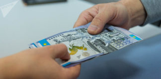 Чиновников задержали в Шымкенте и Туркестанской области по коррупционным мотивам