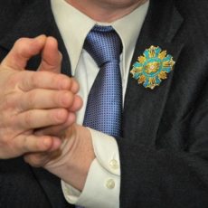 Сколько стоит звание почетного гражданина Казахстана? медаль почетного гражданина РК