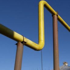 В Шымкенте в результате наезда автомобиля на газопровод погиб водитель