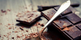 Нужно ли есть темный шоколад