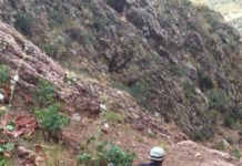 Спасатели Шымкента сняли со скалы двух туристов из Атырау поисково-спасательные работы