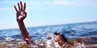 По всему Казахстану ведутся поиски утонувших людей человек тонет