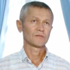 Тренер, пнувший коврик для намаза, просит прощения у мусульман Казахстана уволен тренер