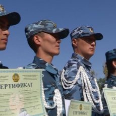 В Шымкентской школе МВД вручили сертификаты выпускникам