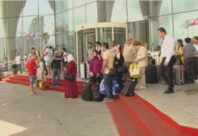 Казахстанцев выселяют из элитной гостиницы в Батуми Казахстанцев выселяют из элитной гостиницы в Батуми