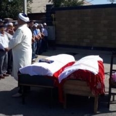 Ехали на той, а попали на похороны – в Шымкенте простились с погибшей в ДТП семьёй в Шымкенте простились с погибшей в ДТП семьёй