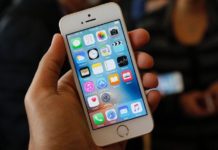 В Казахстане госслужащие снова смогут использовать смартфоны на работе