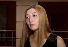 В Шымкенте мать-одиночка утверждает, что ее вынуждают отказаться от сына В Шымкенте мать-одиночка утверждает, что ее вынуждают отказаться ее от сына