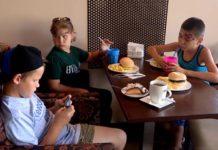 В Atlas Family провели благотворительный праздник для особенных детишек В Atlas Family провели благотворительный праздник для особенных детишек