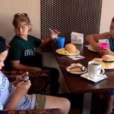 В Atlas Family провели благотворительный праздник для особенных детишек В Atlas Family провели благотворительный праздник для особенных детишек