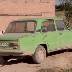 Мать оставила троих детей в машине под палящим солнцем из-за ссоры с мужем Машина, в которой мать закрыла своих детей