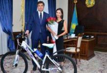 Габидулла Абдрахимов сделал подарок Наzиме Габидулла Абдрахимов сделал подарок Наzиме