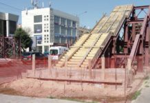 Надземный переход на Жана Шахаре в Шымкенте строят с удвоенной силой