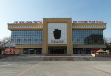 Русский драматический театр стартует в новый сезон с «Дядей Ваней»