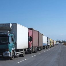 Дальнобойщики уже выбрасывают на границе товар, который везли в Казахстан