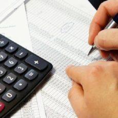 Почти 700 млрд тенге составляет задолженность казахстанцев по кредитам перед банками