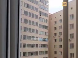 Астанчанин поймал ребенка, упавшего с 10-го этажа