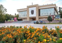 Шымкентский русский драматический театр привез на фестиваль в Таганрог «Дядю Ваню» драм театр