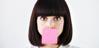 5 вежливых слов, которые снижают вашу значимость девушка