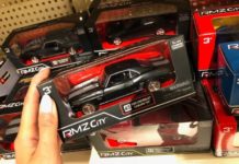 Опасные игрушки: как не купить ядовитую подделку детские игрушки