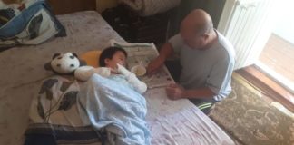 В Шымкенте семью «Хрустального мальчика» из Уральска оставили без денег хрустальный мальчик