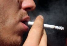 Депутаты Мажилиса встали на защиту прав курящих Курение