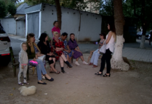 Жителям многоквартирного дома в Шымкенте хотят снести балконы жильцы