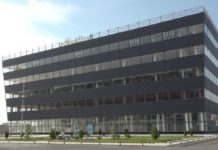 В Туркестане строят новый торгово-развлекательный комплекс развлекательный центр