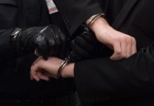 В Актобе задержали почти 150 радикалов, готовивших нападение на полицейских наручники