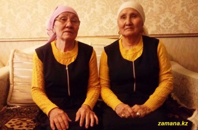 Бабушки-близнецы из Шымкента стали звездами Facebook