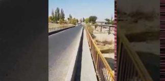 Жителей поселка Карабастау в Шымкенте пугает дырявый мост (видео) Жителей поселка Карабастау в Шымкенте пугает дырявый мост