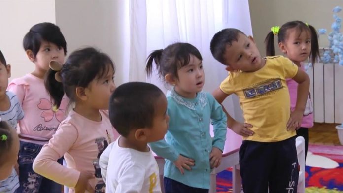 Дети в детском саду Сарыагашского района