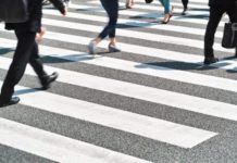 В Шымкенте водитель экскаватора сбил пешехода