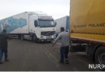 Многокилометровая очередь машин собралась на казахстанско-российской границе пробка на границе