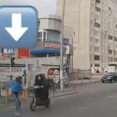 Очевидцы аварии устроили самосуд над мотоциклистом, который сбил пешехода мотоциклист сбил пешехода