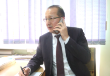 Аким Енбекшинского района ответил на вопросы жителей