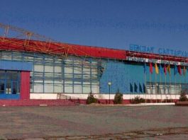 Здание спортивного комплекса им. Бекзата Саттарханова стоит без ремонта