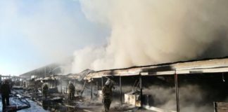 Бутики с одеждой загорелись в Таразе
