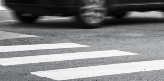 В Туркестане автомобиль на полном ходу сбил троих человек на «зебре» ДТП на зебре