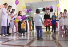 В Шымкенте дети, рожденные весом в 500 граммов, встретились со своими спасителями