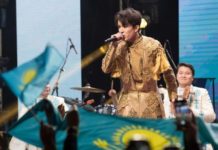 Димаш Кудайберген учил своих фанатов казахскому языку на концерте в Лондоне