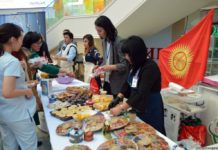 Черные, зеленые, разные. В Алматы День мант отметили