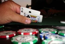 В Шымкенте судят бывшего начальника колонии, в которой осужденные устроили подпольное казино