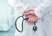 Нарушения на 2 млрд тенге выявили в управлении здравоохранения Шымкента Врач